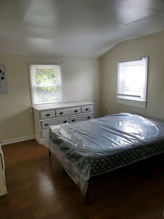 Dynelle's room