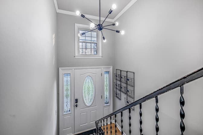 lifedoorrentals's room