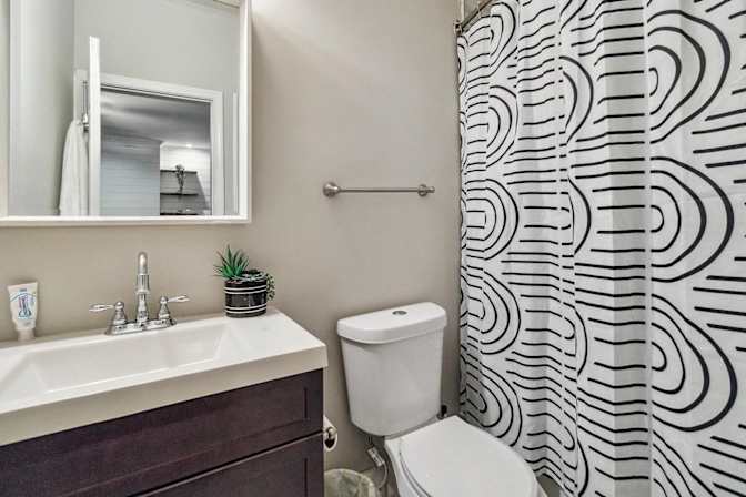 Alcove Rooms's room