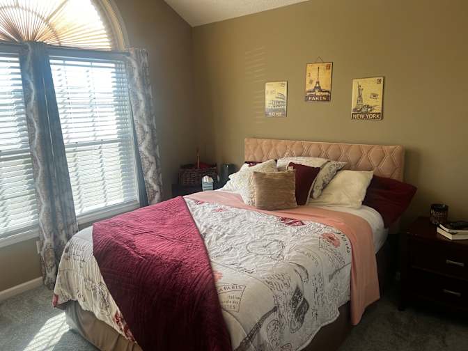 Tinesia's room