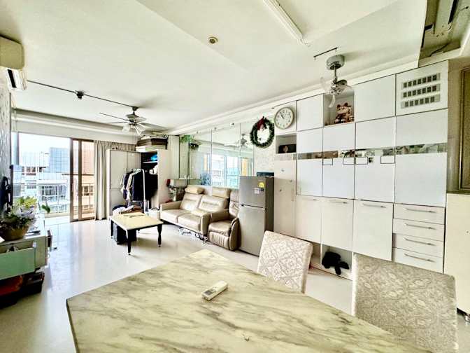 CAIHUA YANG's room