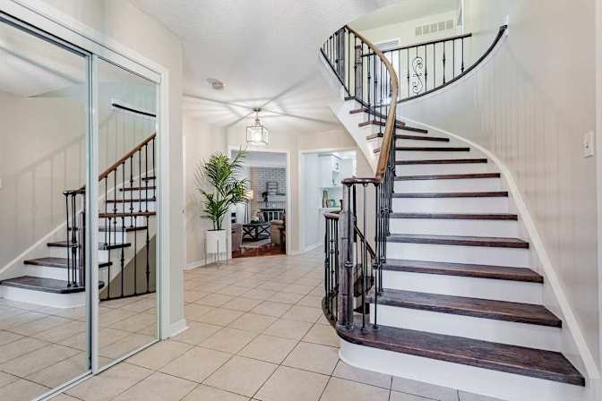 Tolobi Rental's room