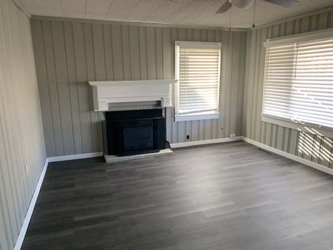 Alcove Rooms's room