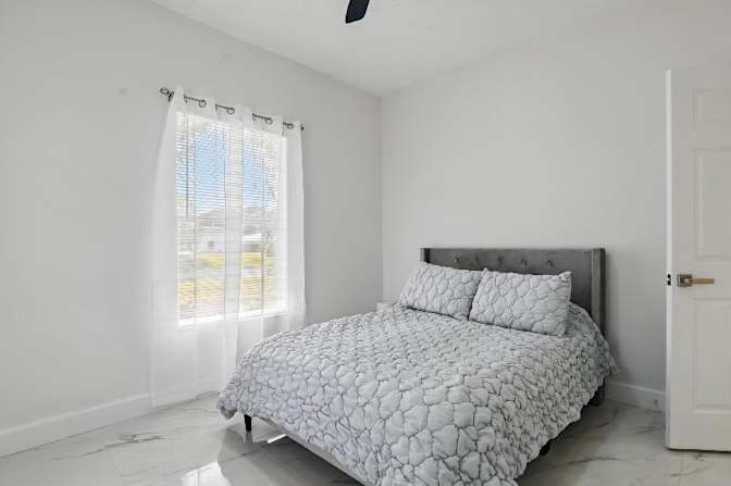 Youdiel's room