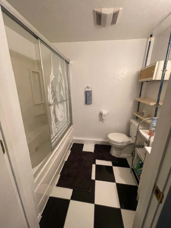 DANIEL's room