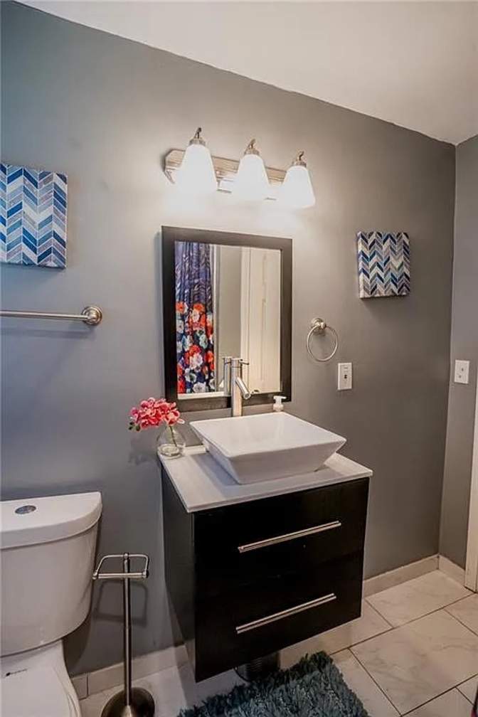 Alcove Rooms's room