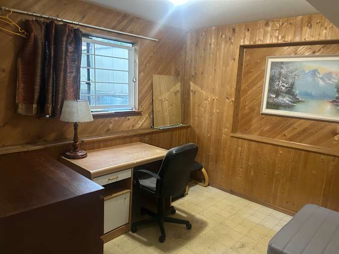 Usman/Manny's room