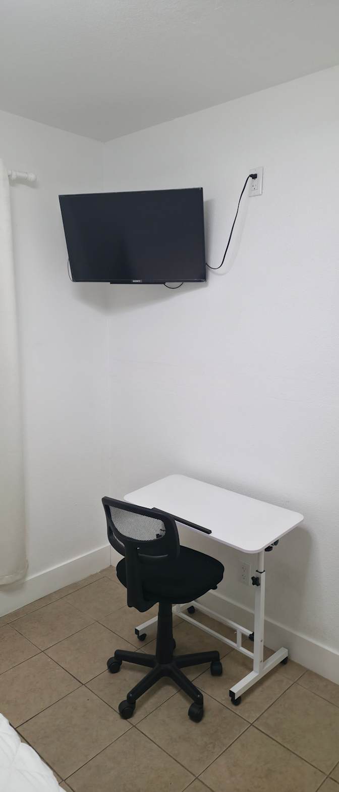 Osvaldo's room