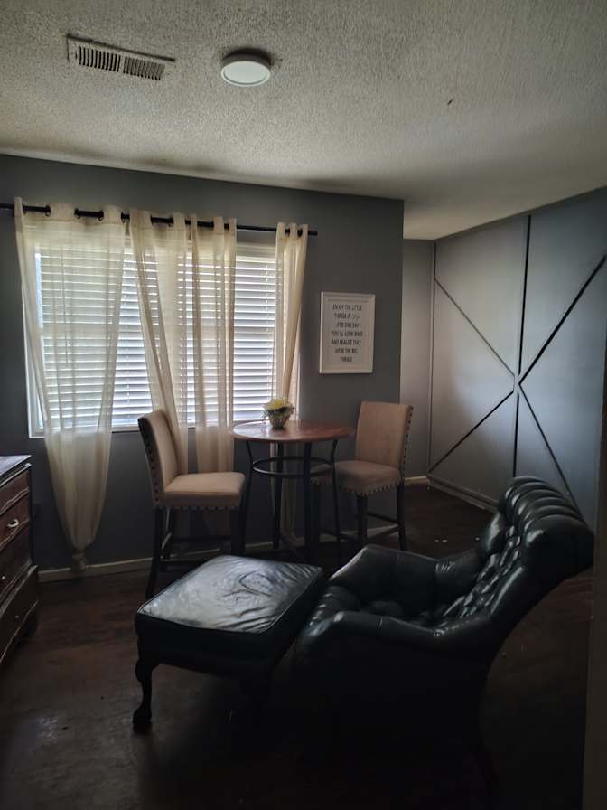Iris FERGUSON's room
