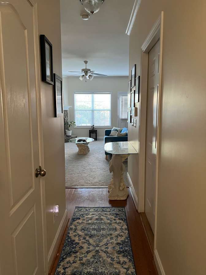 Alcove Rooms's room