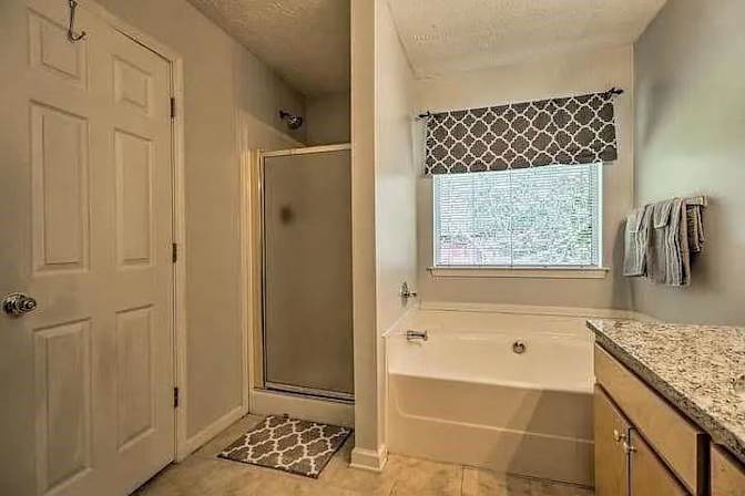Alcove Rooms's room