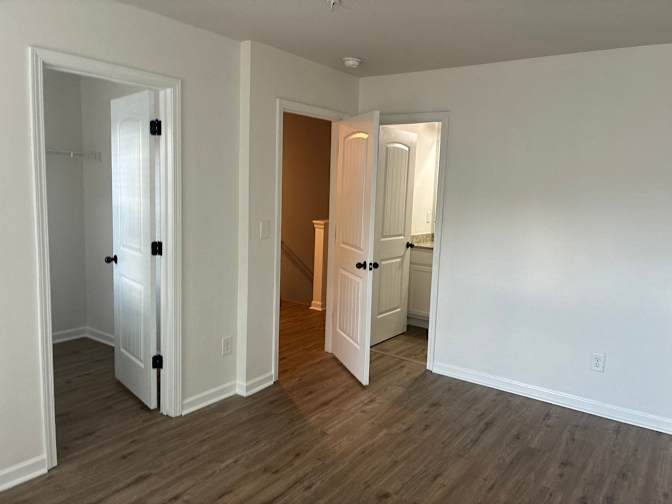 Alcove Rooms's room