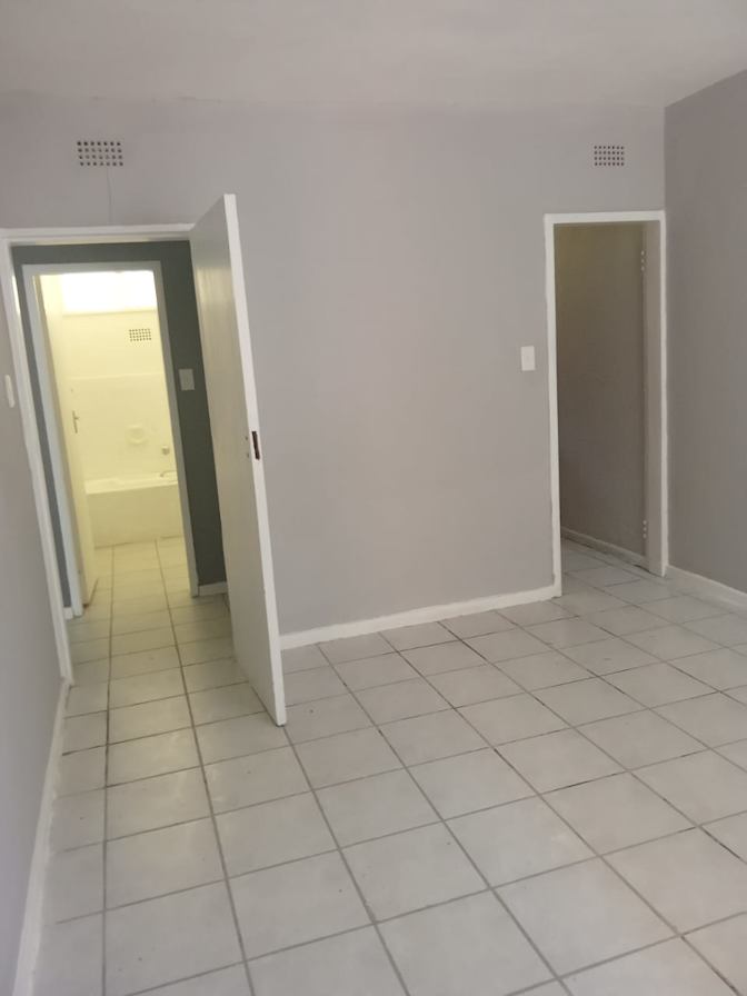 Tirelo's room
