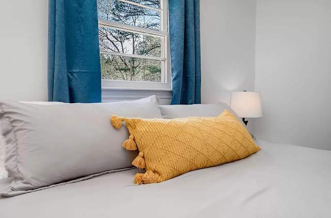 Alcove Rooms's room