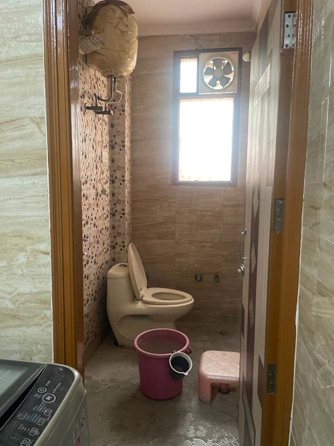 Anuj Papneja's room