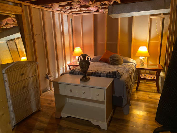 John V Mahan's room