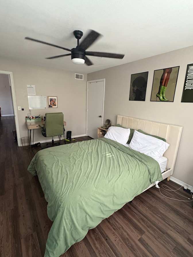 Simone's room