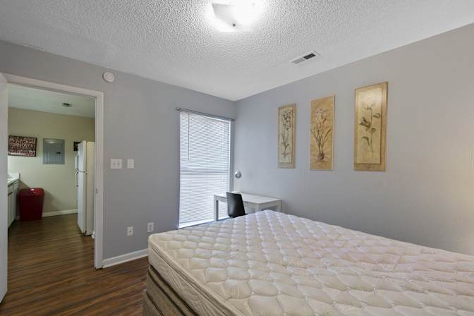 Alcove Rooms's room