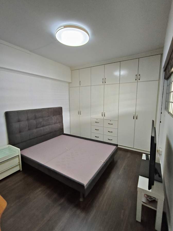 LorKY's room