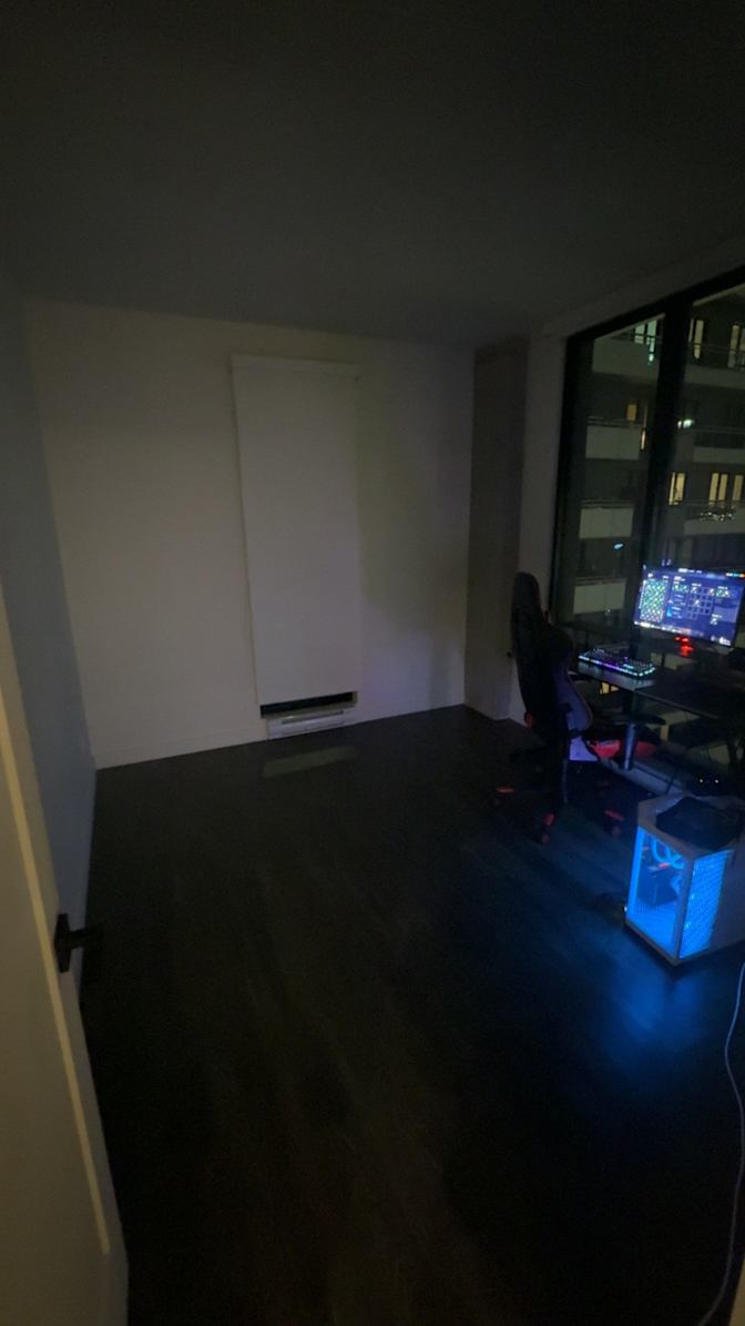 Alexandre Longtin's room