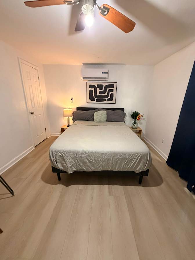 Iveth hdez's room