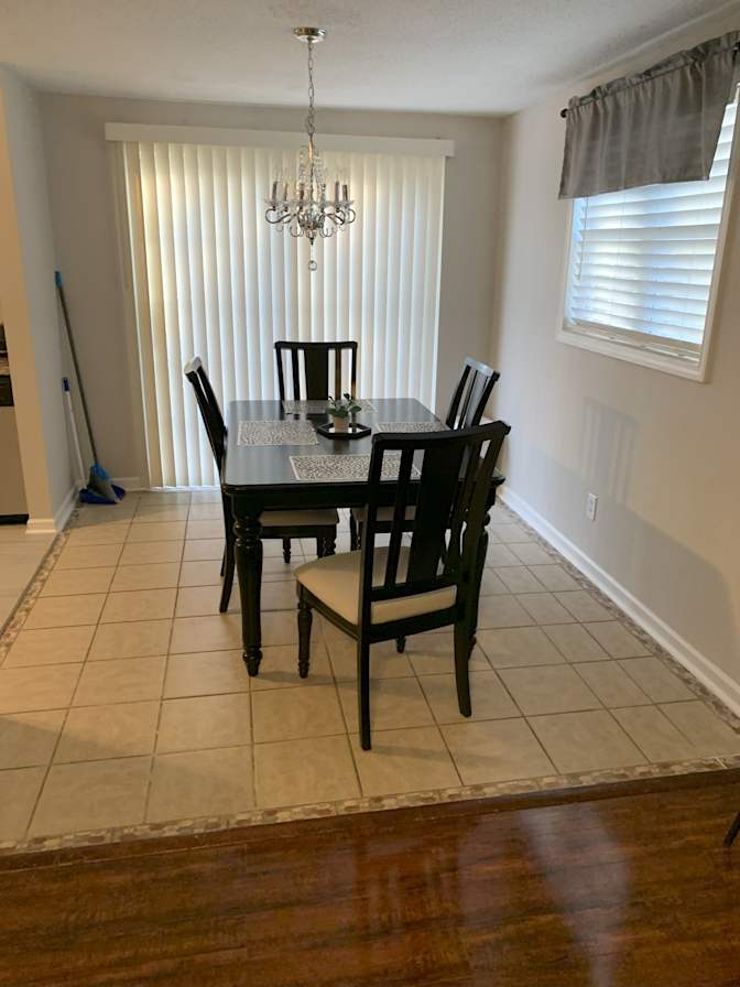 Carolina Realty Link's room