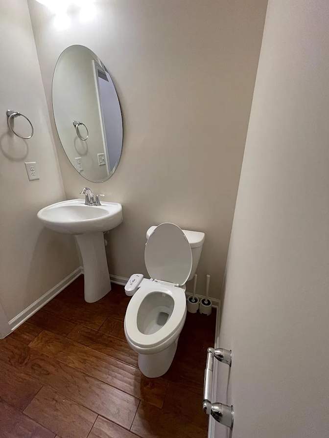 Alcove Rooms's room