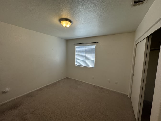 Gerardo Rosales's room