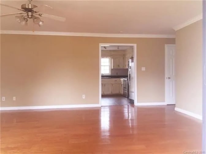 Alcove Rooms's room