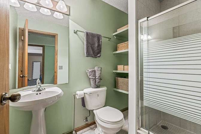 Canmore Room Rental's room