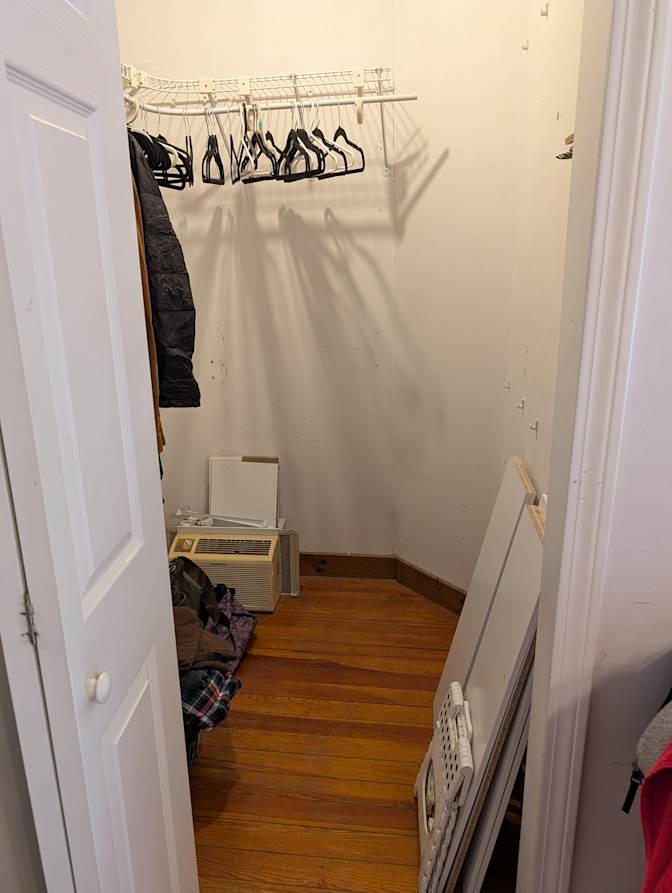 WENDY J MARRERO's room
