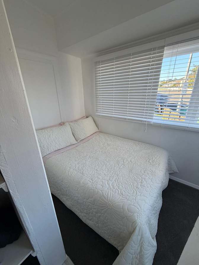 Thomas's room