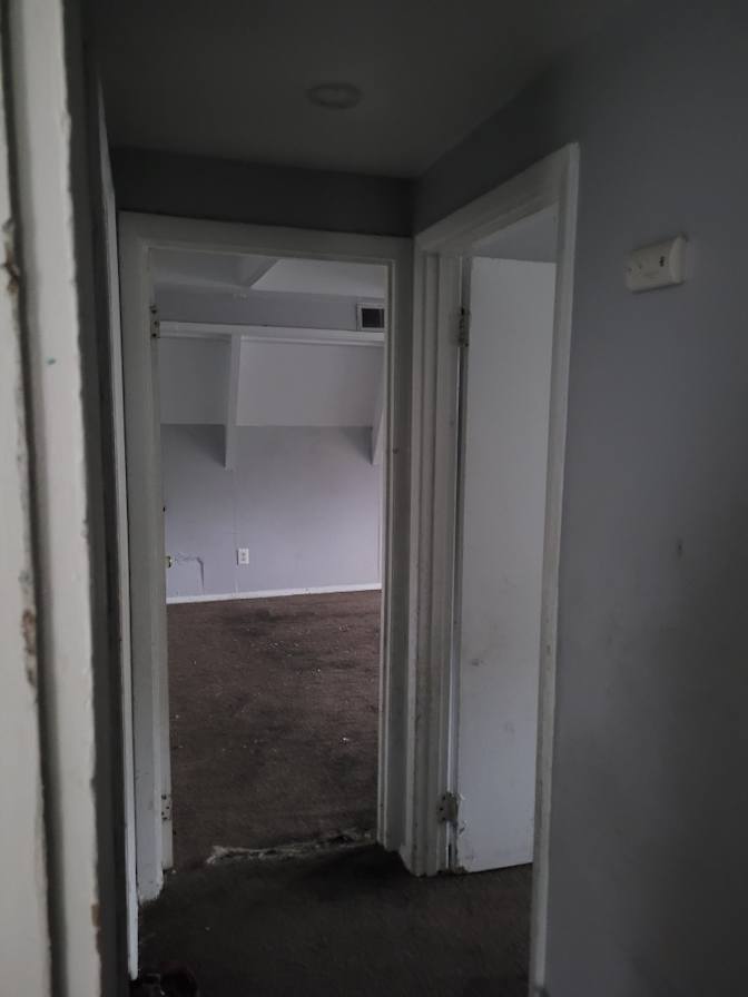 Furnished room in a townhouse | Harrison Avenue, Cinc... – Roomies.com