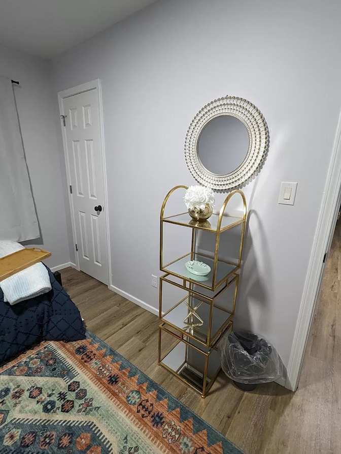 Alcove Rooms's room