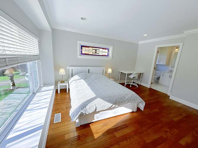 Shirin's room