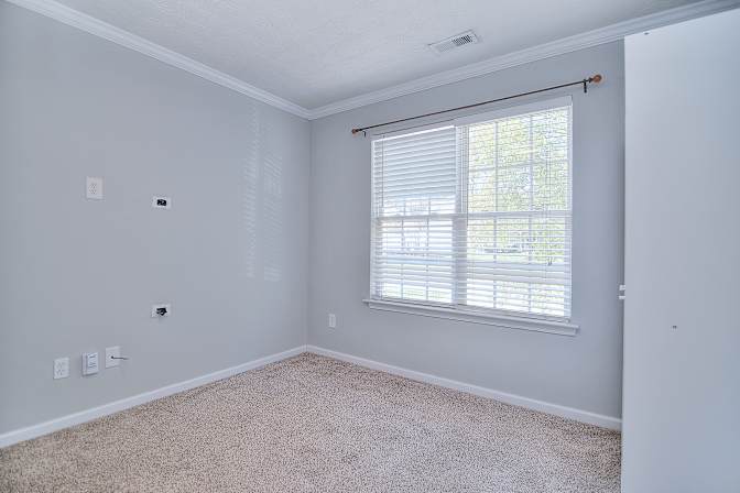 lifedoorrentals's room