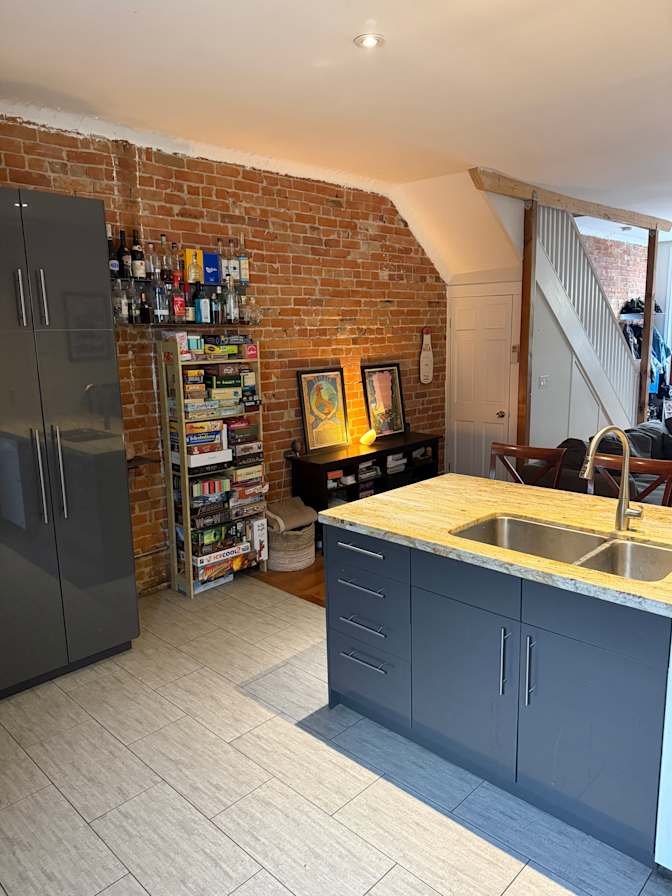 Chris Tomczak's room