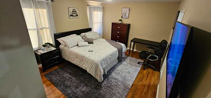 Okaro's room
