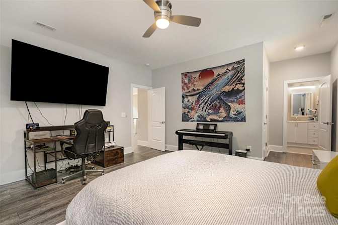 Alcove Rooms's room