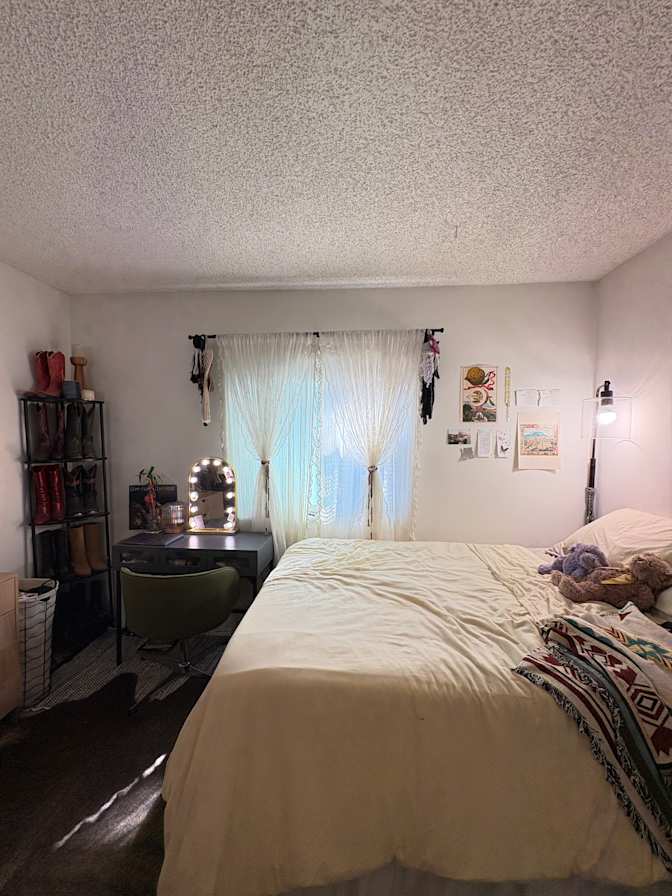 Darby's room