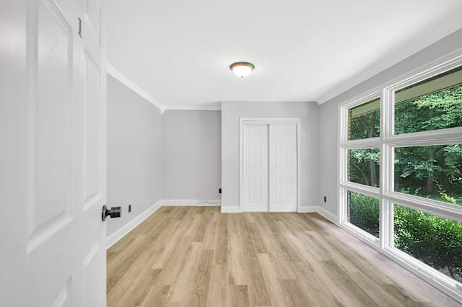 lifedoorrentals's room