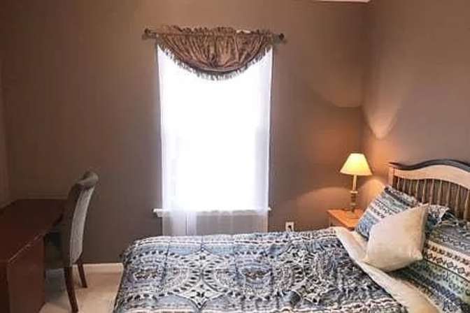 Alcove Rooms's room