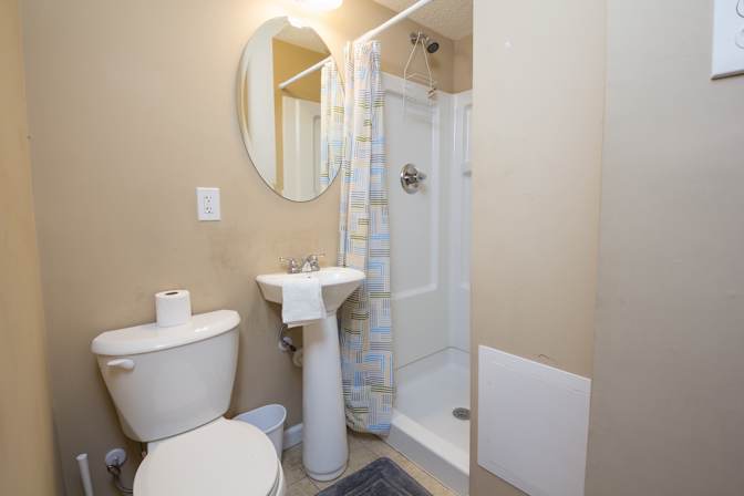 lifedoorrentals's room