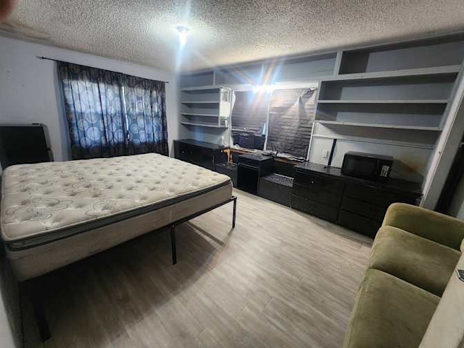 AL's room