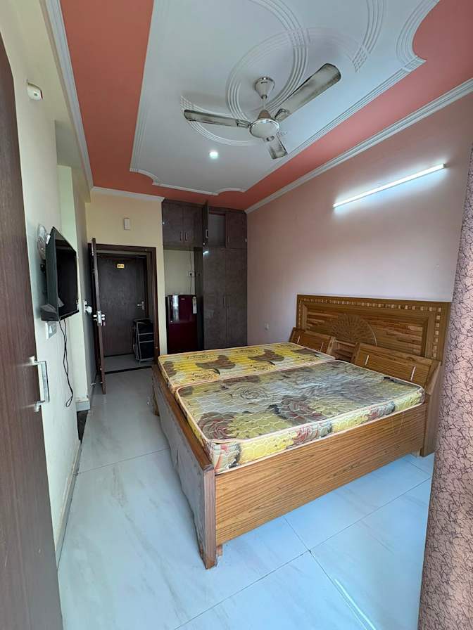 Divyanshi's room