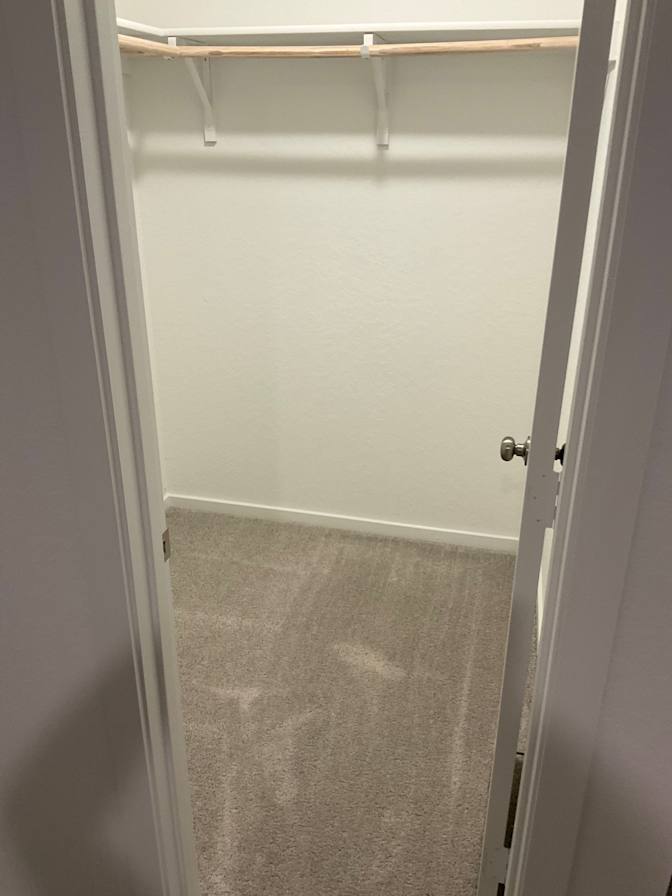 Luis's room