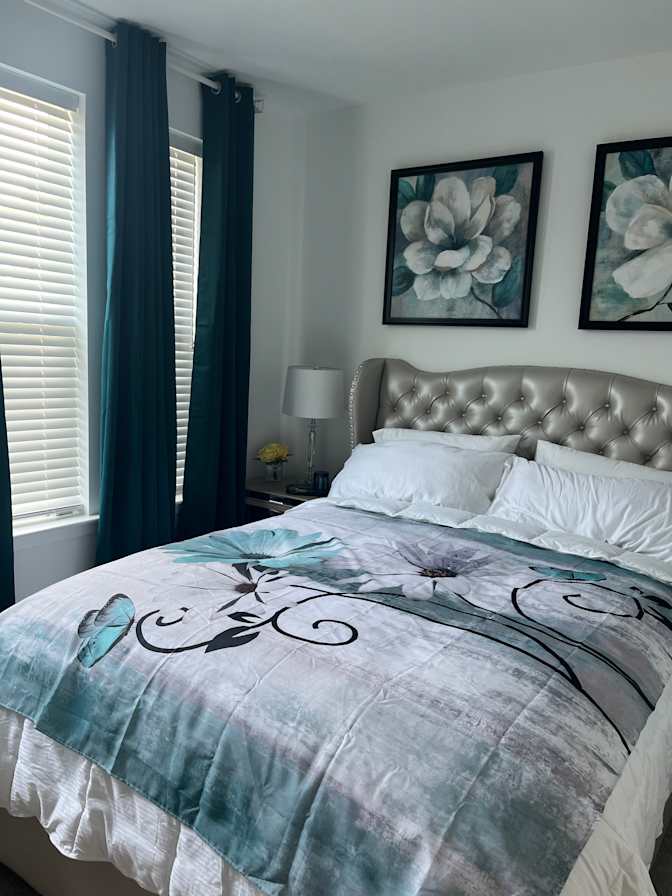 Suzanne's room