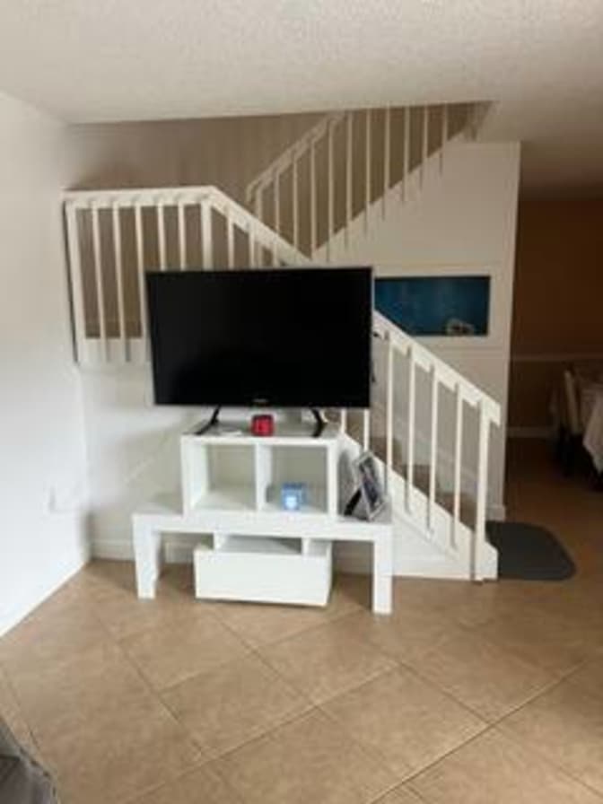 Jhonci's room