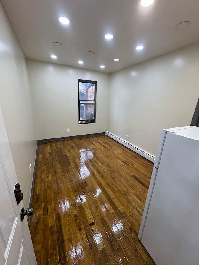 roomforrentinbridgeportct's room