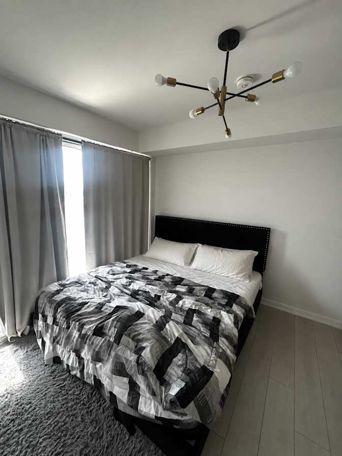 mark's room